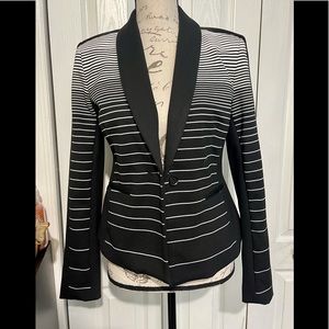 🎉🎉⭐️⭐️Host Pick ⭐️⭐️Carmen Marc Valvo woman’s sz4 Blazer NWT